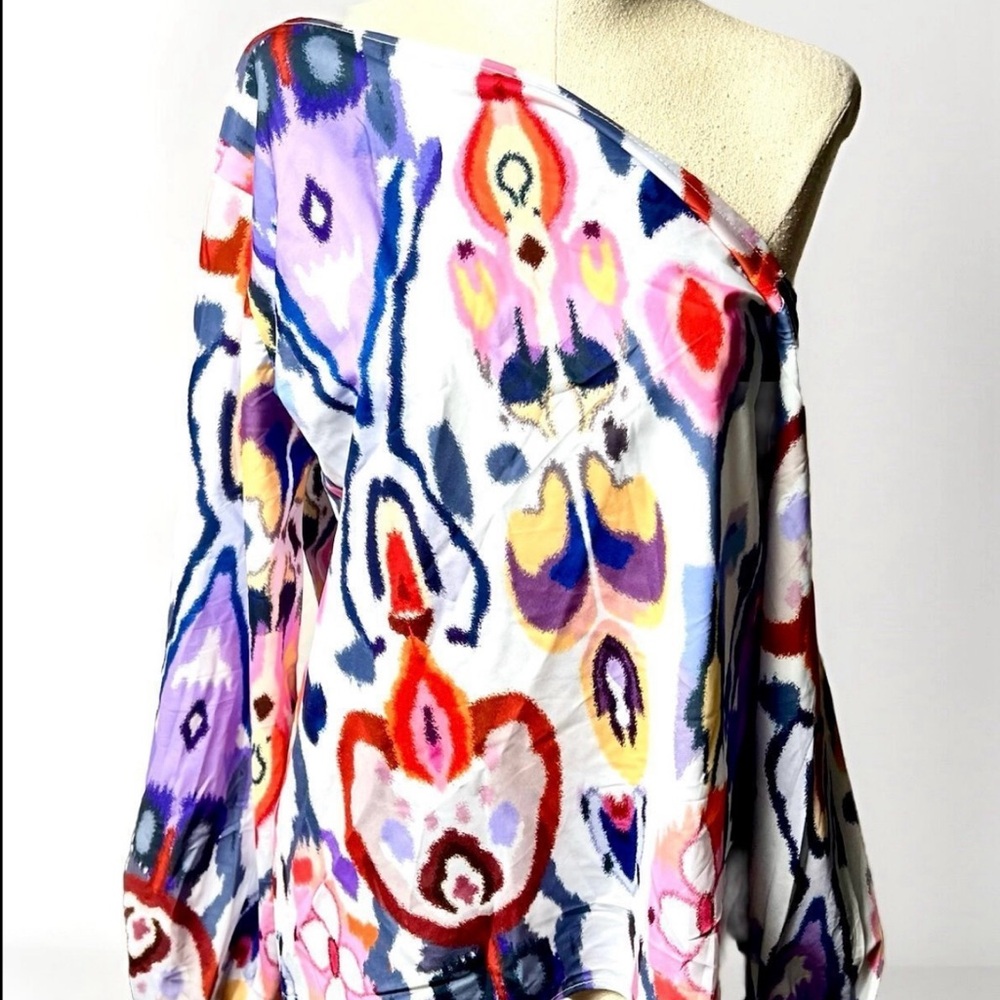 Women’s Colorful Abstract Off-Shoulder Top
